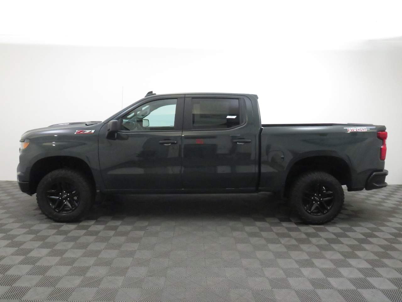 2025 Chevrolet Silverado 1500 Crew Cab Custom Trail Boss 4WD