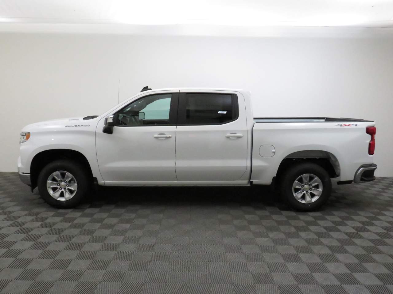 2025 Chevrolet Silverado 1500 Crew Cab 1LT 4WD