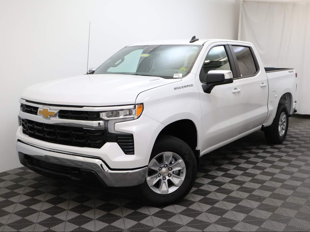 2025 Chevrolet Silverado 1500 Crew Cab 1LT 4WD