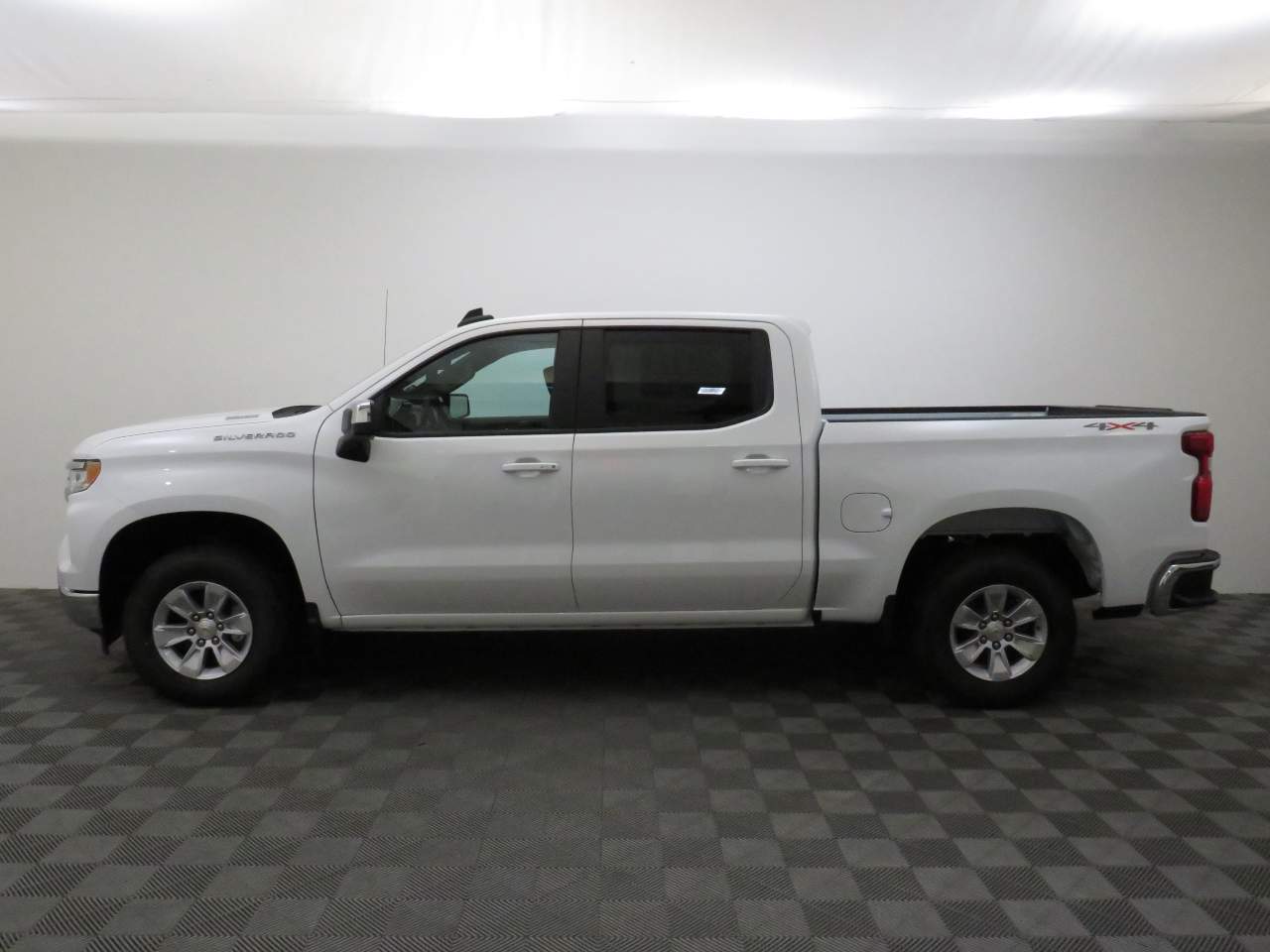 2025 Chevrolet Silverado 1500 Crew Cab 1LT 4WD