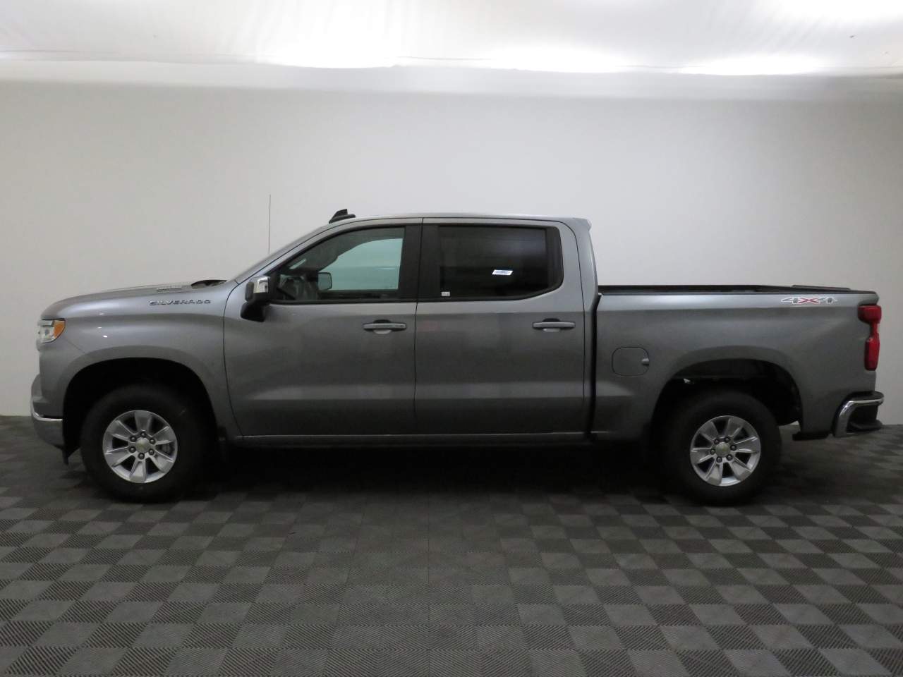 2025 Chevrolet Silverado 1500 Crew Cab 1LT 4WD