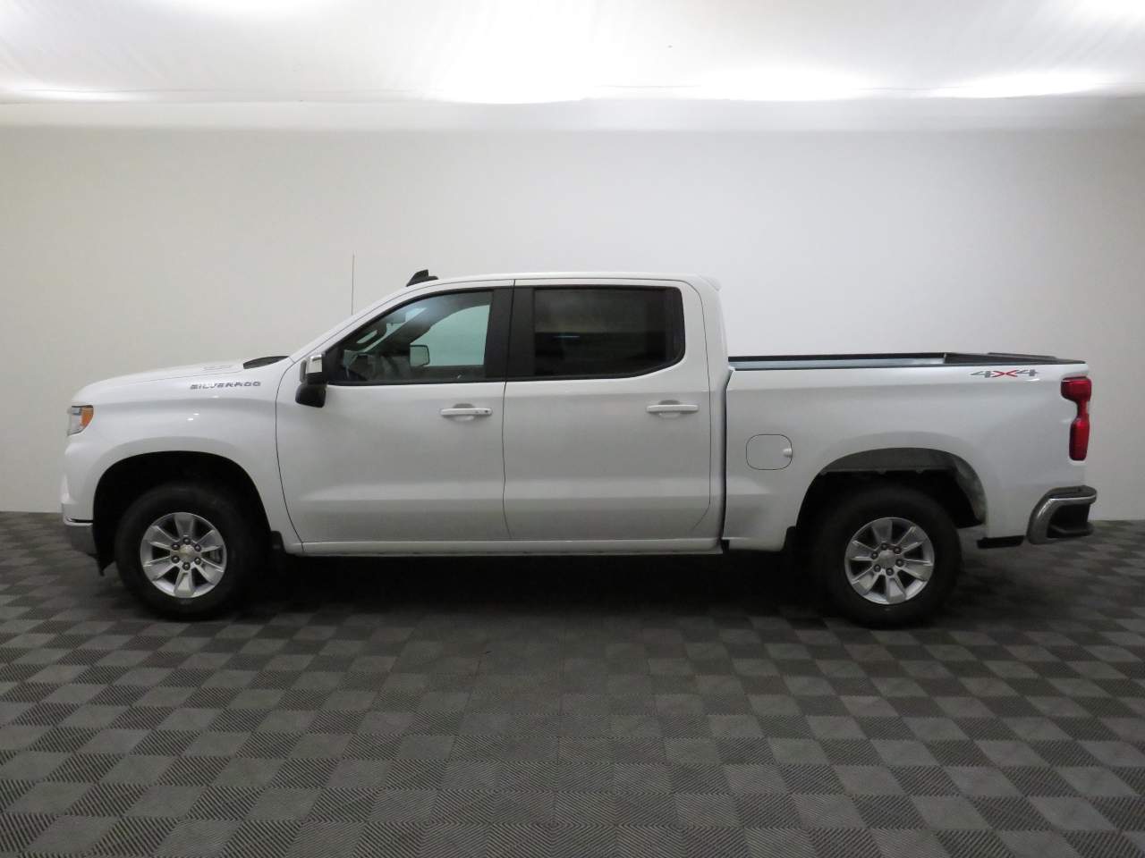 2025 Chevrolet Silverado 1500 Crew Cab 1LT 4WD