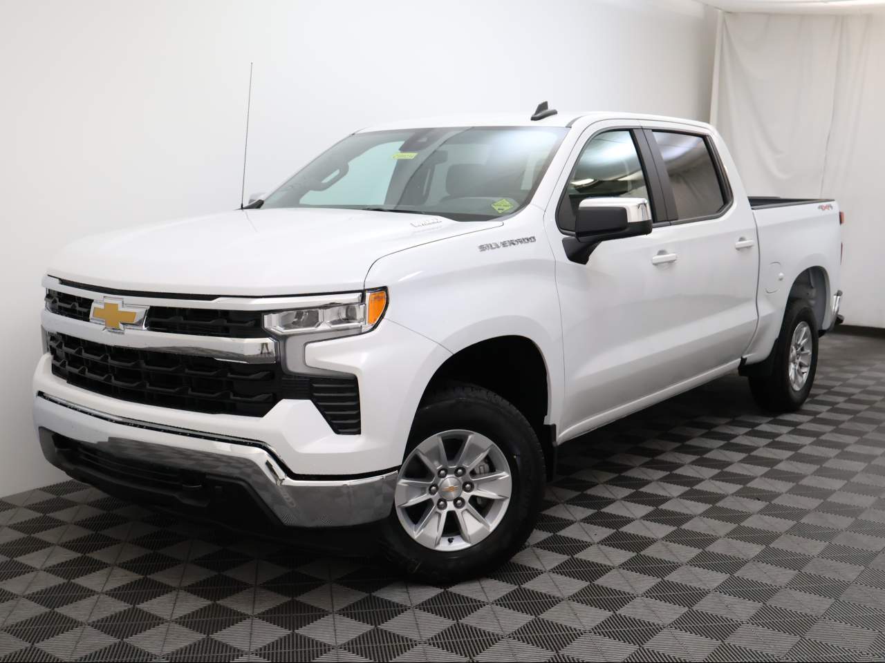 2025 Chevrolet Silverado 1500 Crew Cab 1LT 4WD