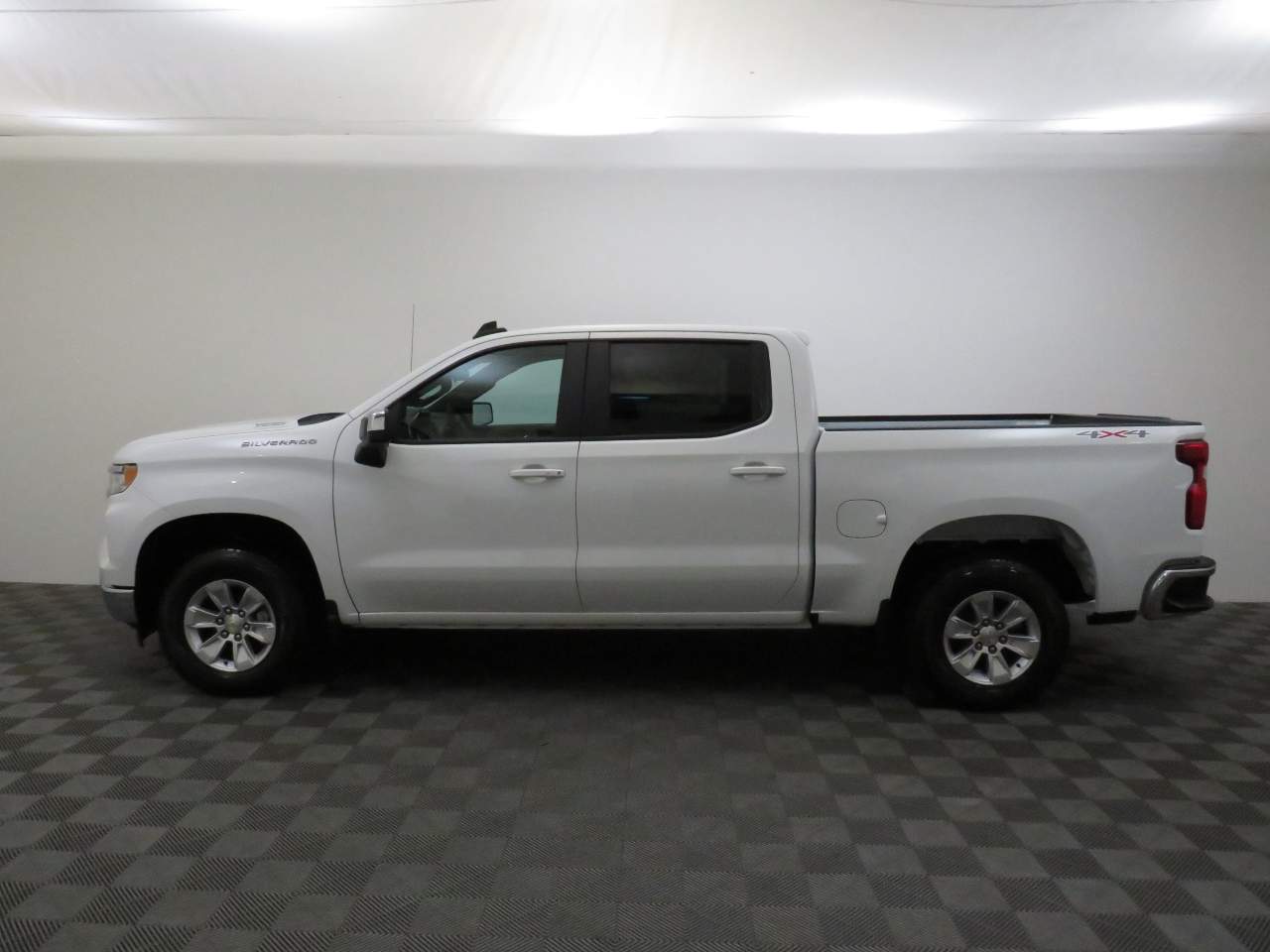 2025 Chevrolet Silverado 1500 Crew Cab 1LT 4WD