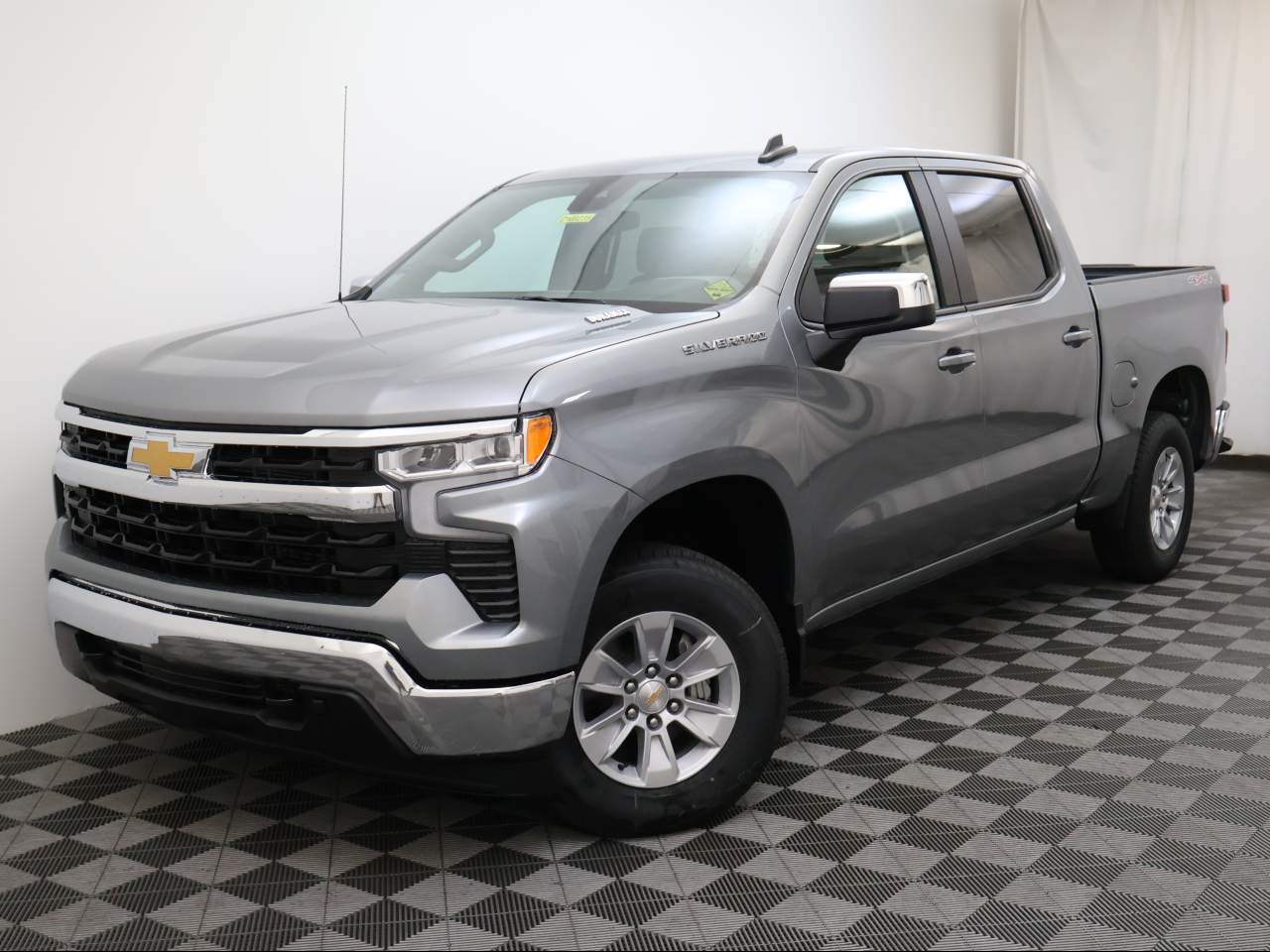 2025 Chevrolet Silverado 1500 Crew Cab 1LT 4WD