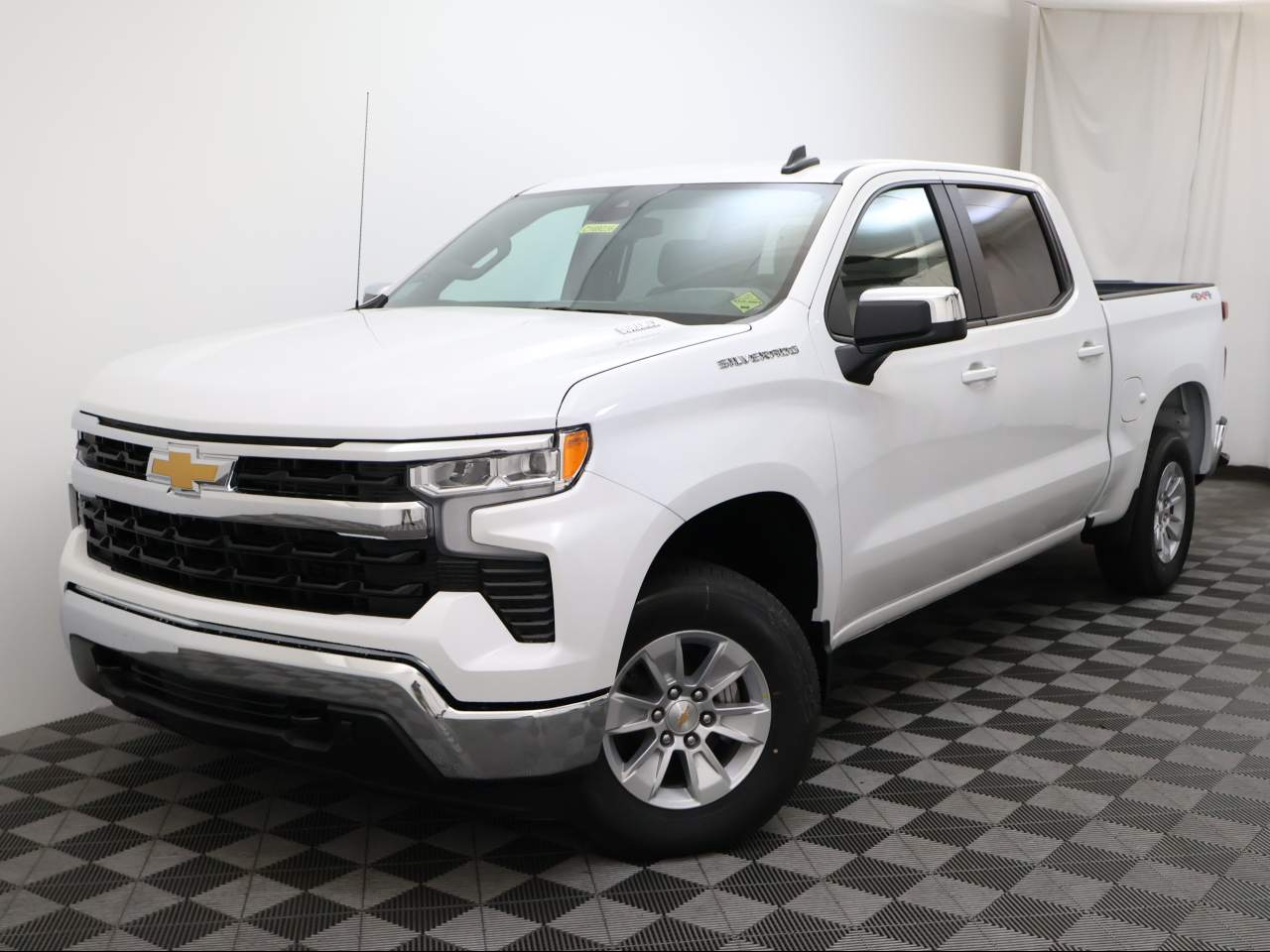 2025 Chevrolet Silverado 1500 Crew Cab 1LT 4WD