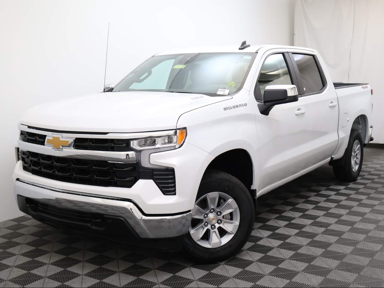 2025 Chevrolet Silverado 1500 Crew Cab 1LT 4WD