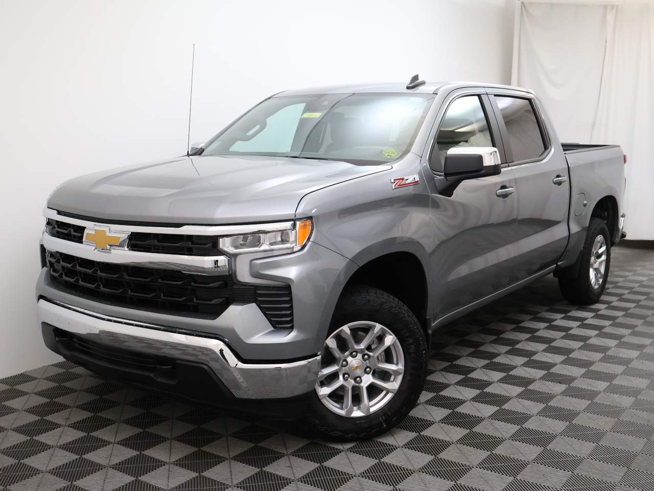 2025 Chevrolet Silverado 1500 Crew Cab 1LT 4WD