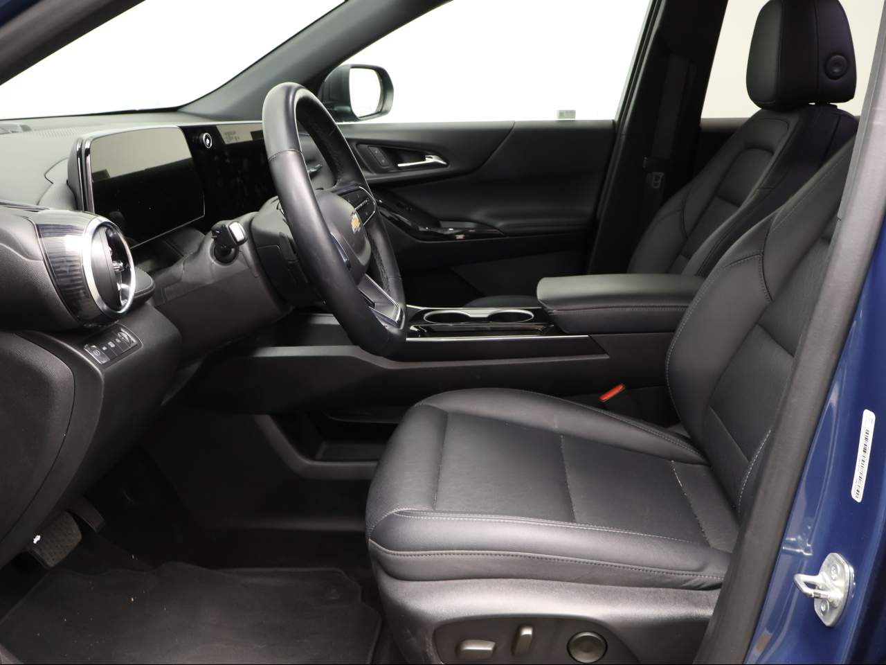 2025 Chevrolet Equinox LT - Photo 8
