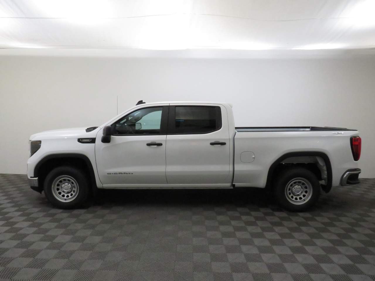 2025 GMC Sierra 1500 Crew Cab Pro 4WD