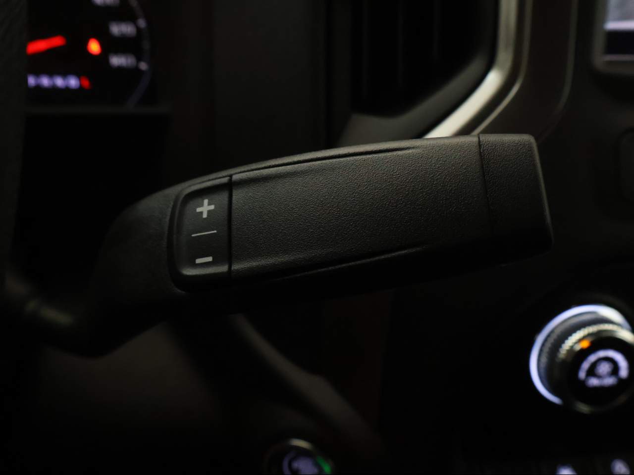 2025 GMC Sierra 1500 Crew Cab Pro 4WD