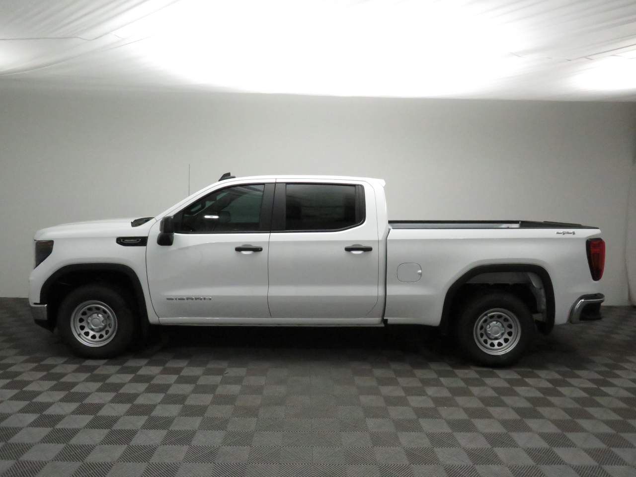 2025 GMC Sierra 1500 Crew Cab Pro 4WD