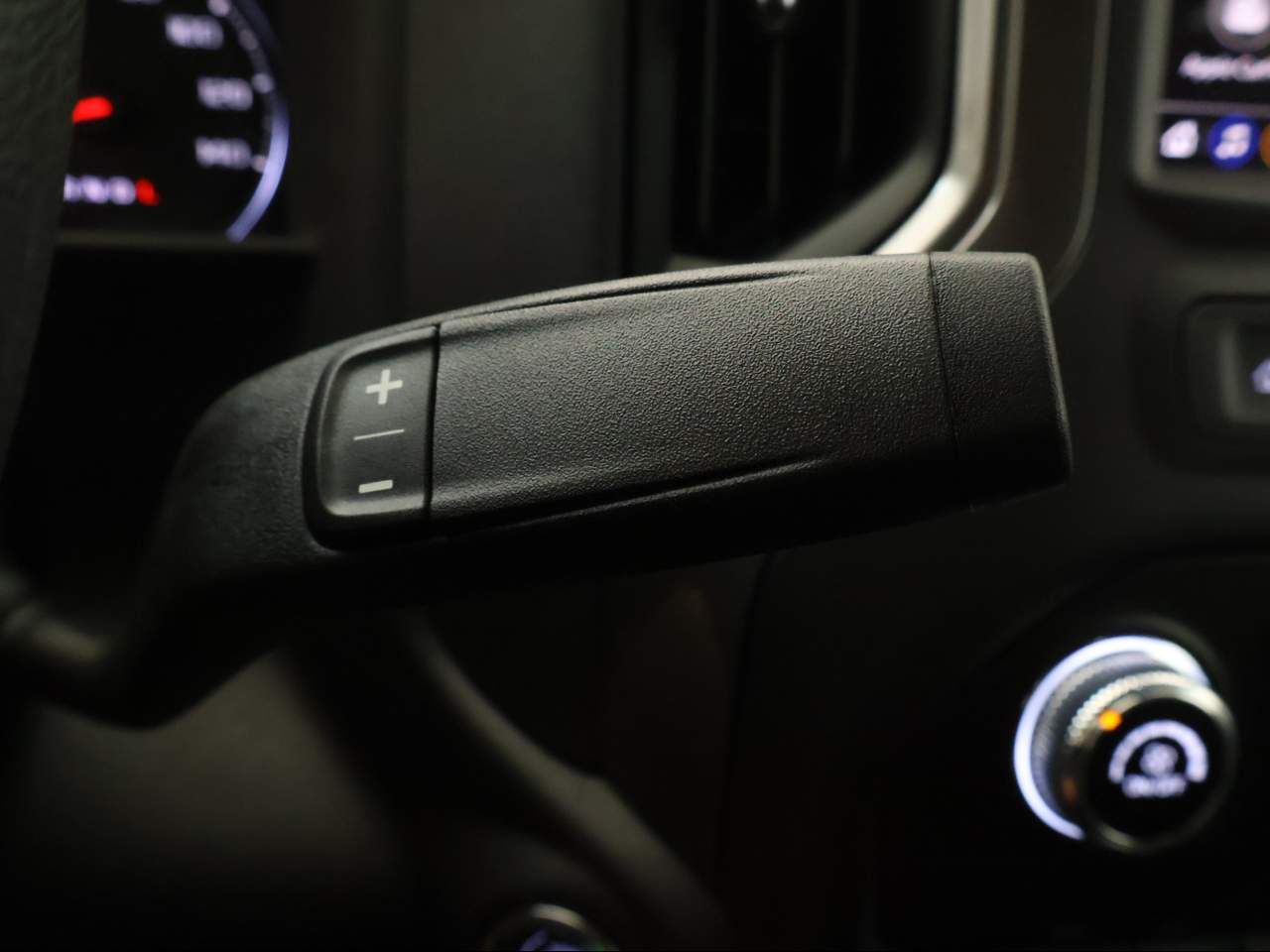 2025 GMC Sierra 1500 Crew Cab Pro 4WD