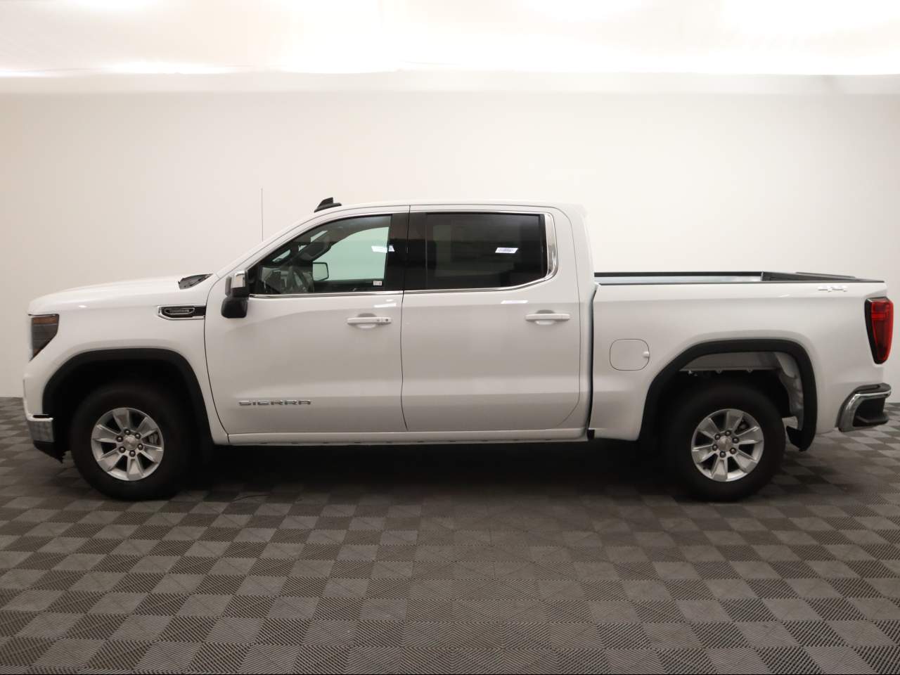 2024 GMC Sierra 1500 Crew Cab SLE 4WD