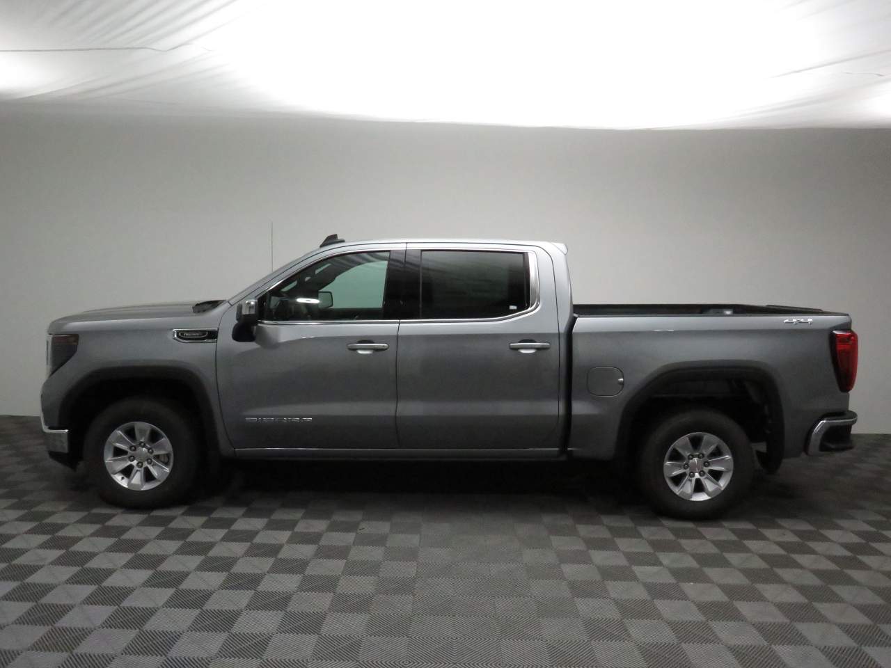 2024 GMC Sierra 1500 Crew Cab SLE 4WD
