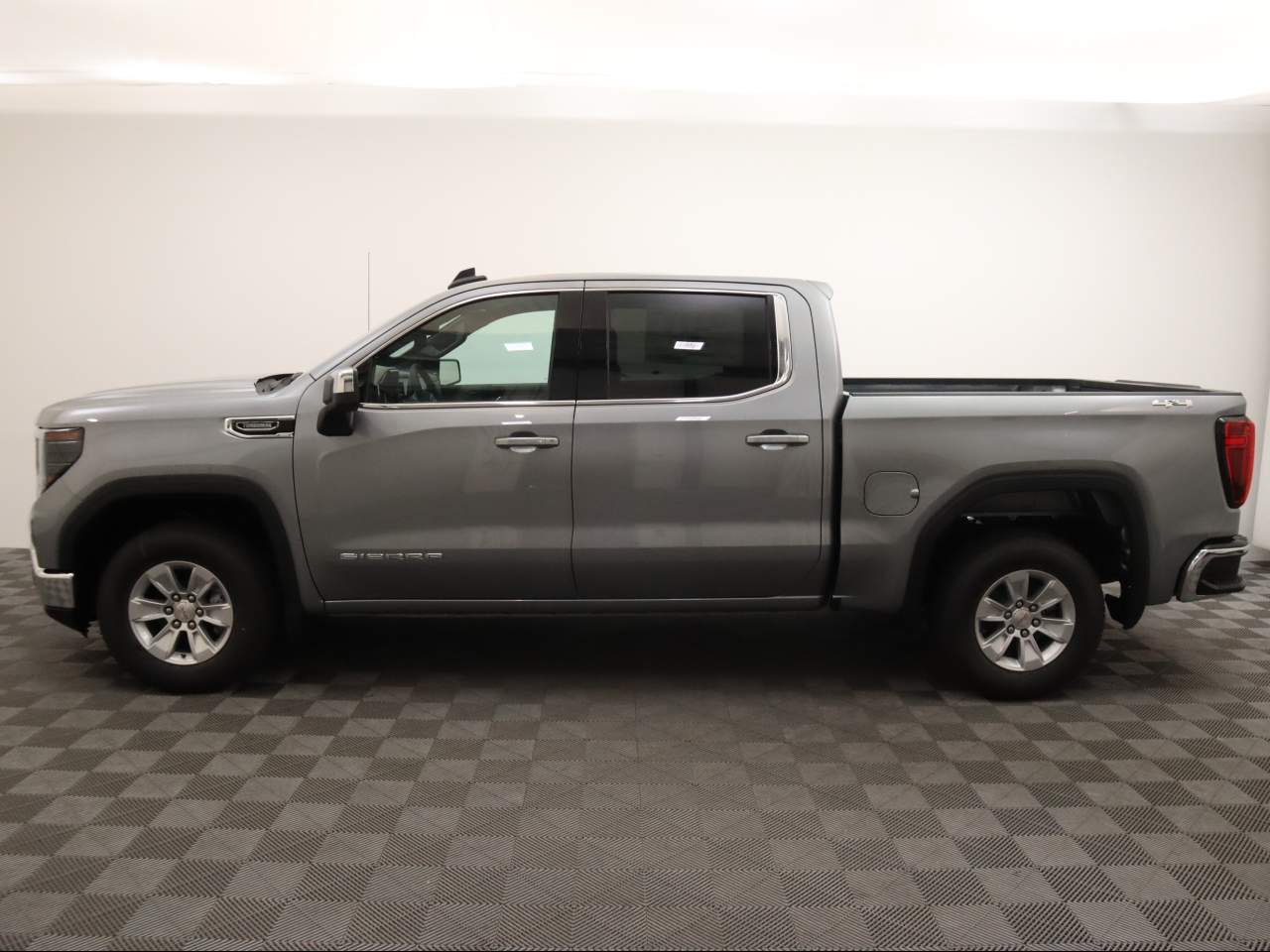 2024 GMC Sierra 1500 Crew Cab SLE 4WD