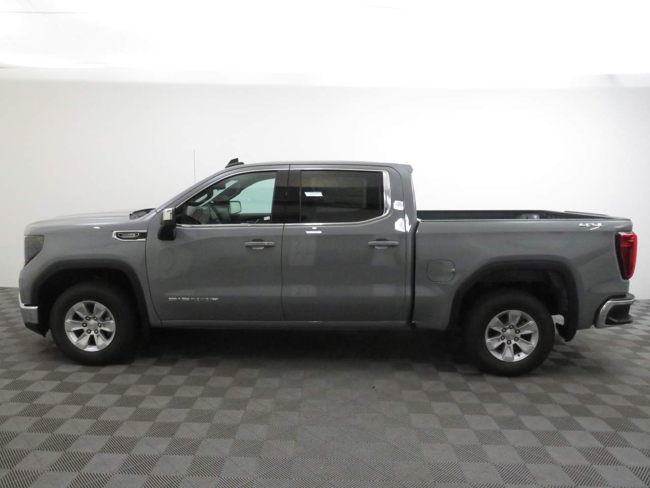 2024 GMC Sierra 1500 Crew Cab SLE 4WD