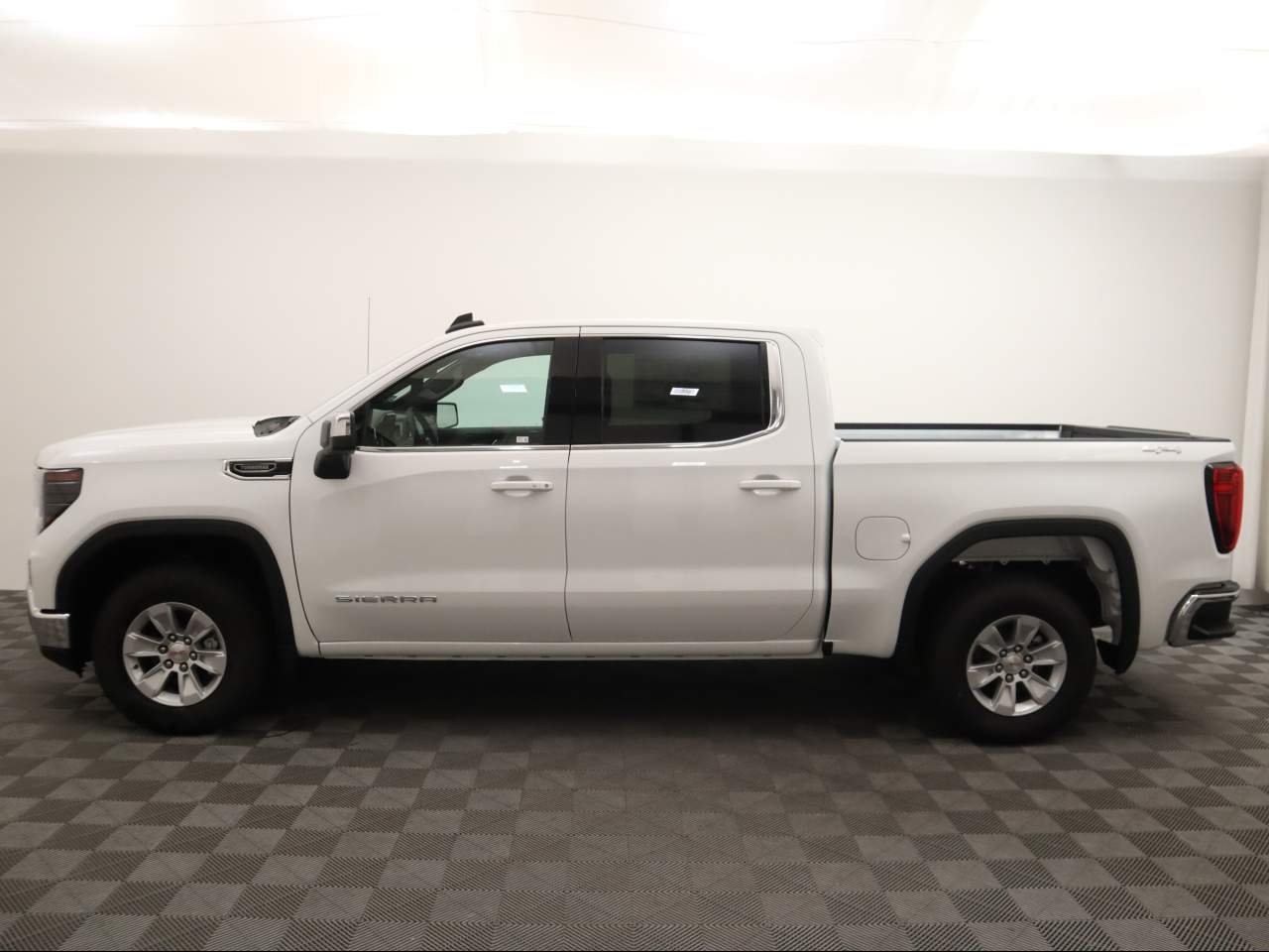 2024 GMC Sierra 1500 Crew Cab SLE 4WD