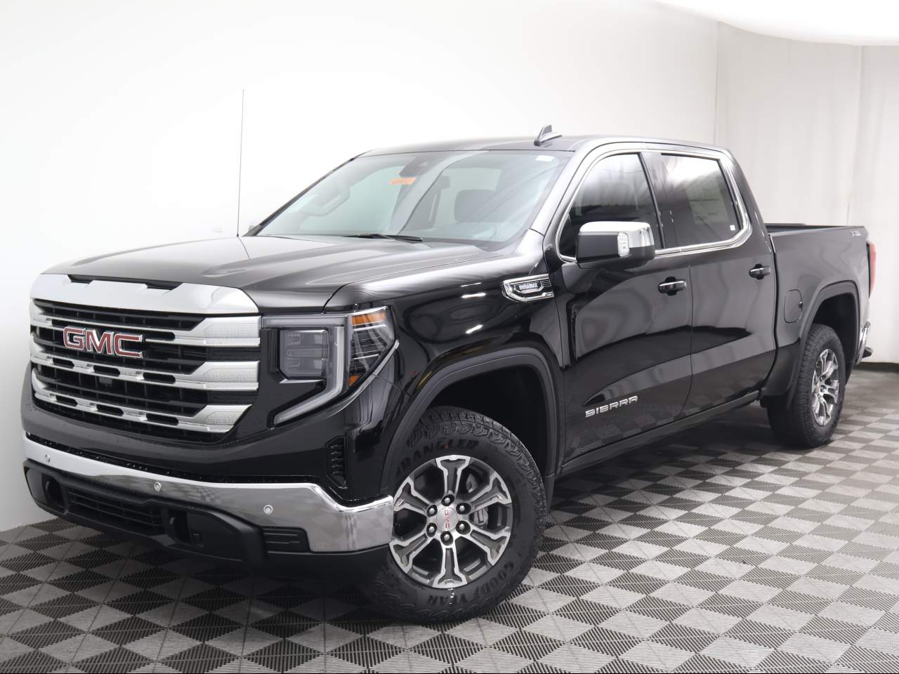 2026 GMC Sierra 1500 Crew Cab SLE 4WD