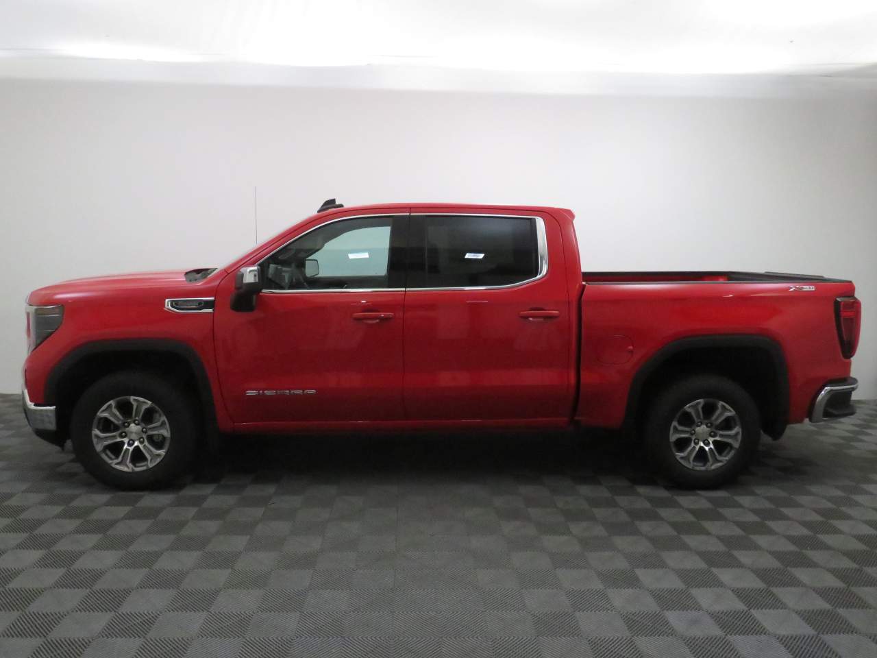 2025 GMC Sierra 1500 Crew Cab SLE 4WD