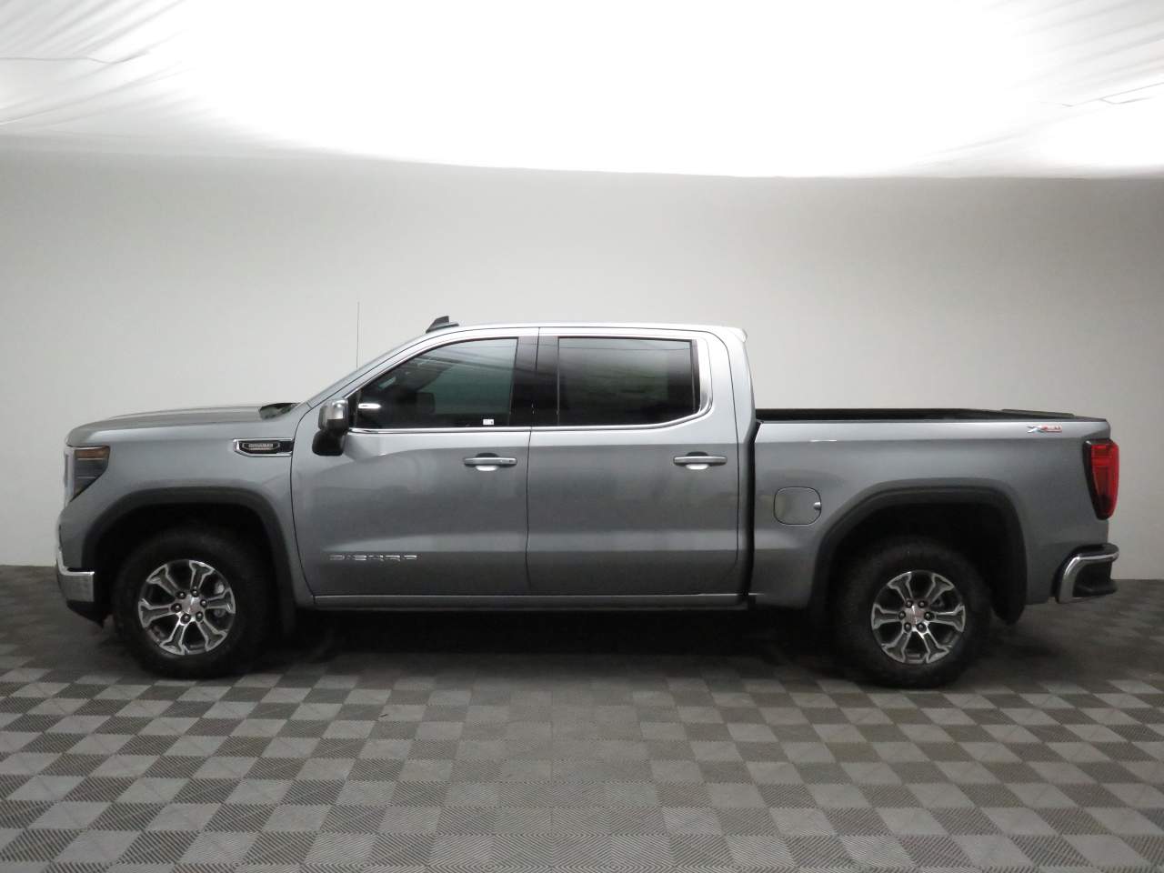 2026 GMC Sierra 1500 Crew Cab SLE 4WD