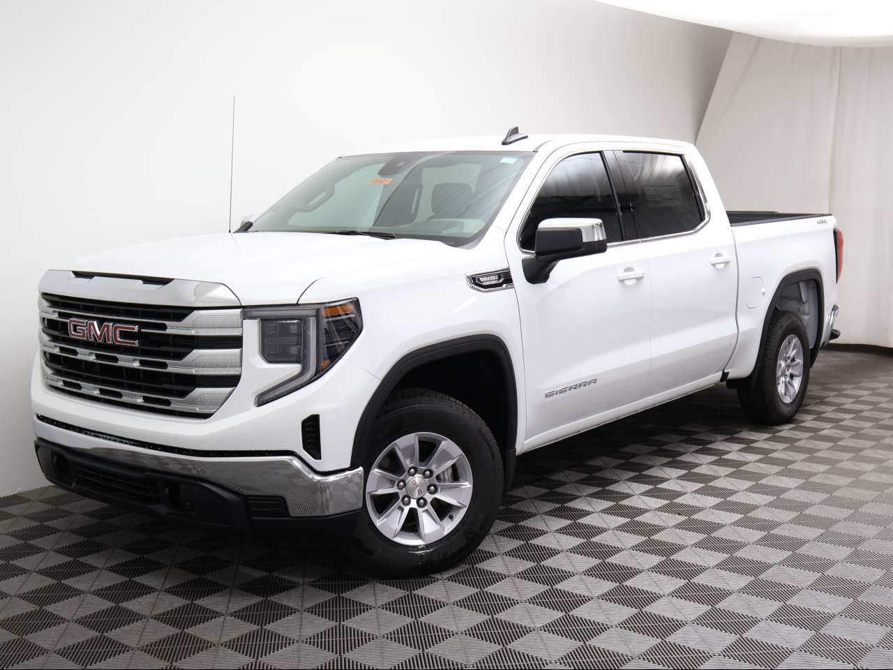 2026 GMC Sierra 1500 Crew Cab SLE 4WD