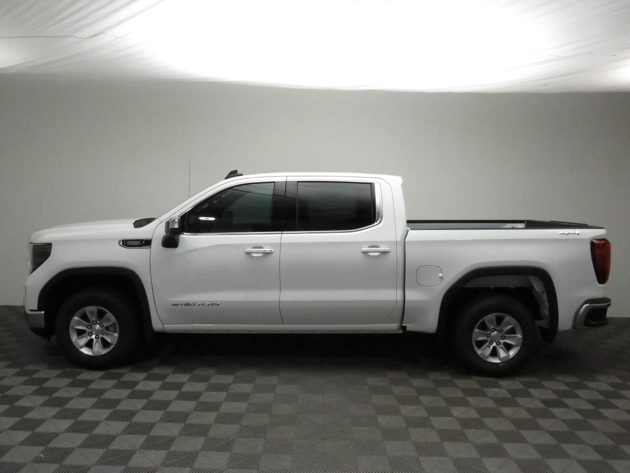 2026 GMC Sierra 1500 Crew Cab SLE 4WD
