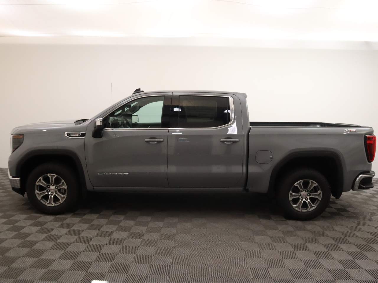 2024 GMC Sierra 1500 Crew Cab SLE 4WD