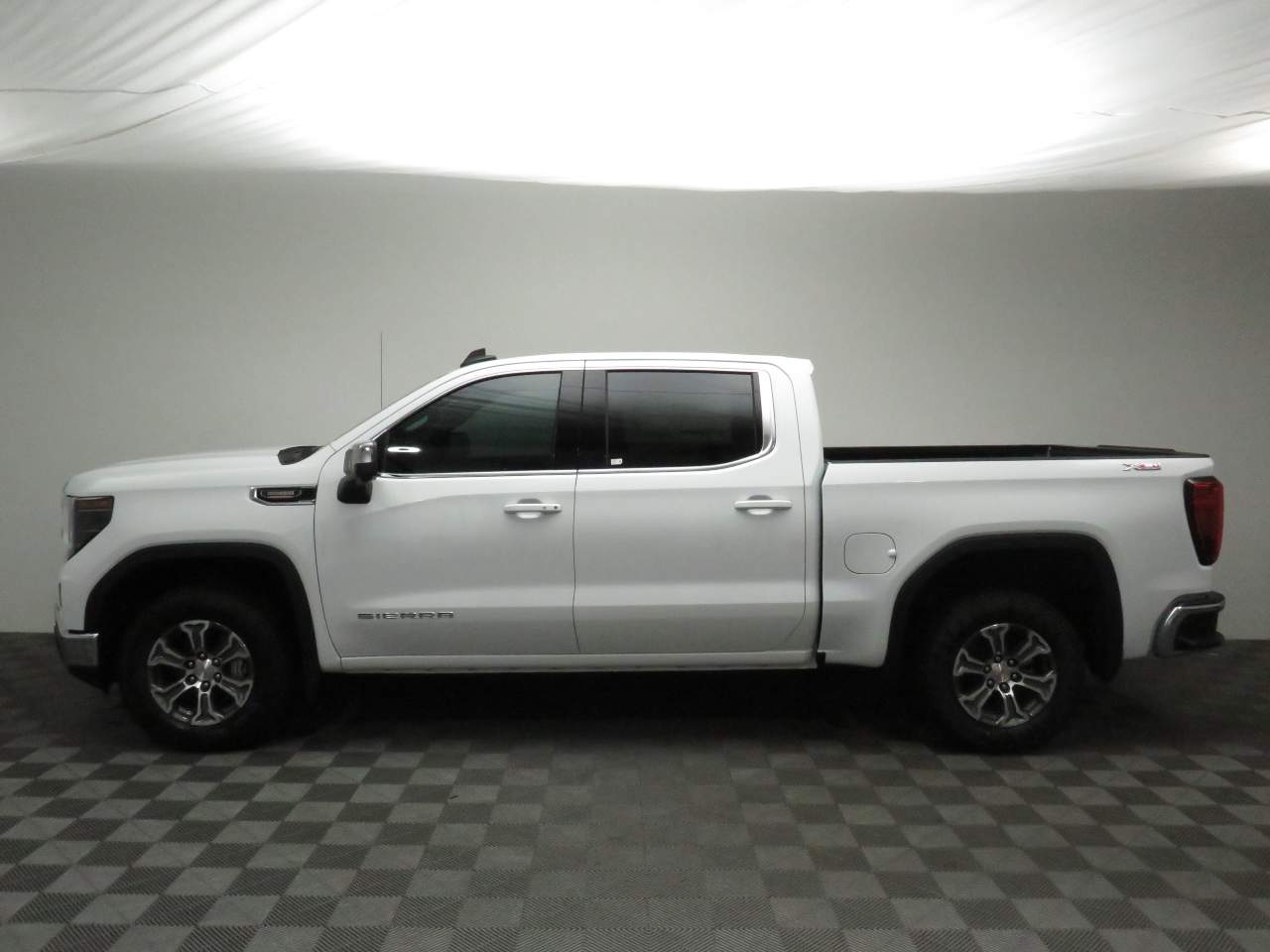 2026 GMC Sierra 1500 Crew Cab SLE 4WD