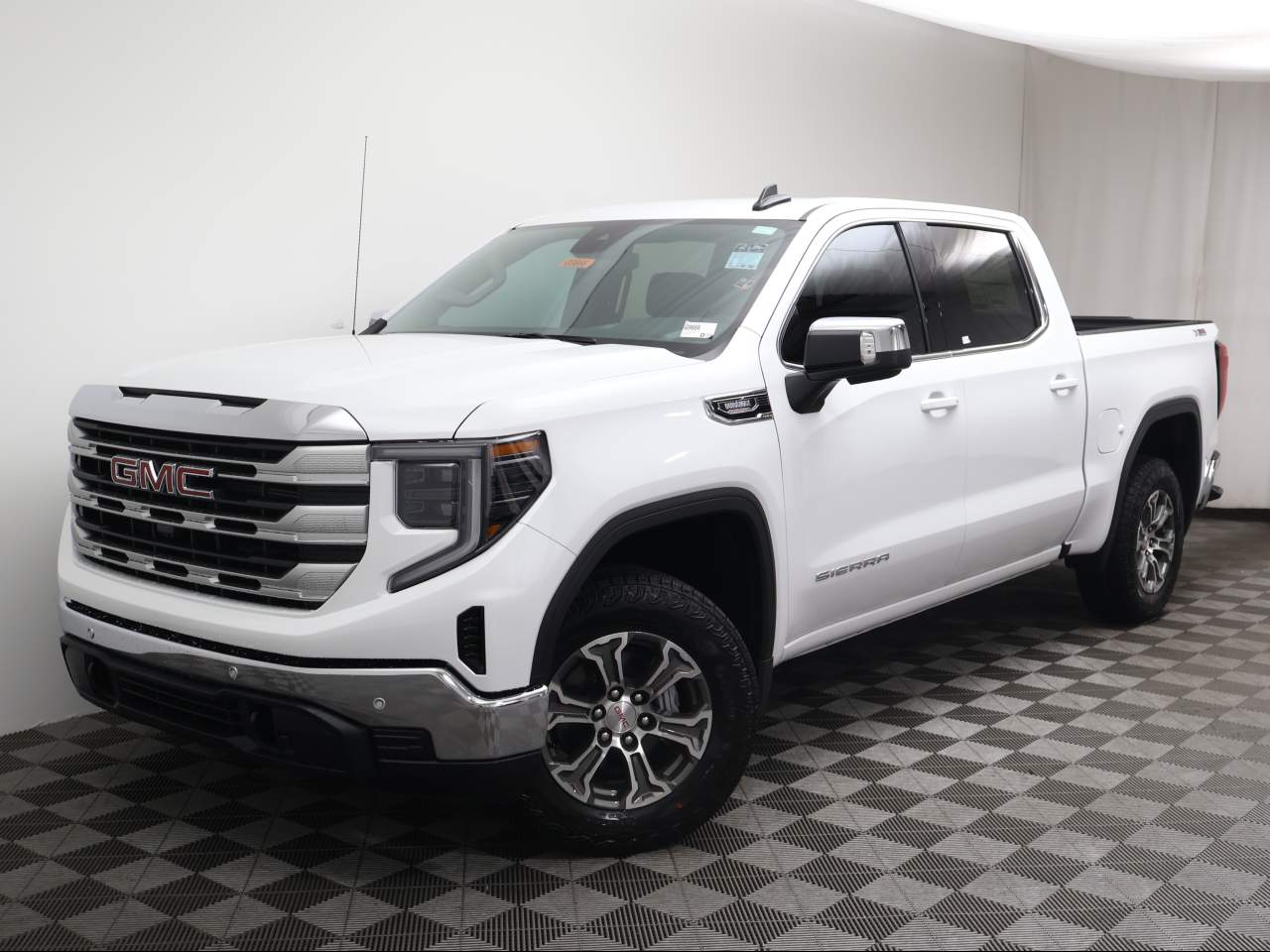 2026 GMC Sierra 1500 Crew Cab SLE 4WD