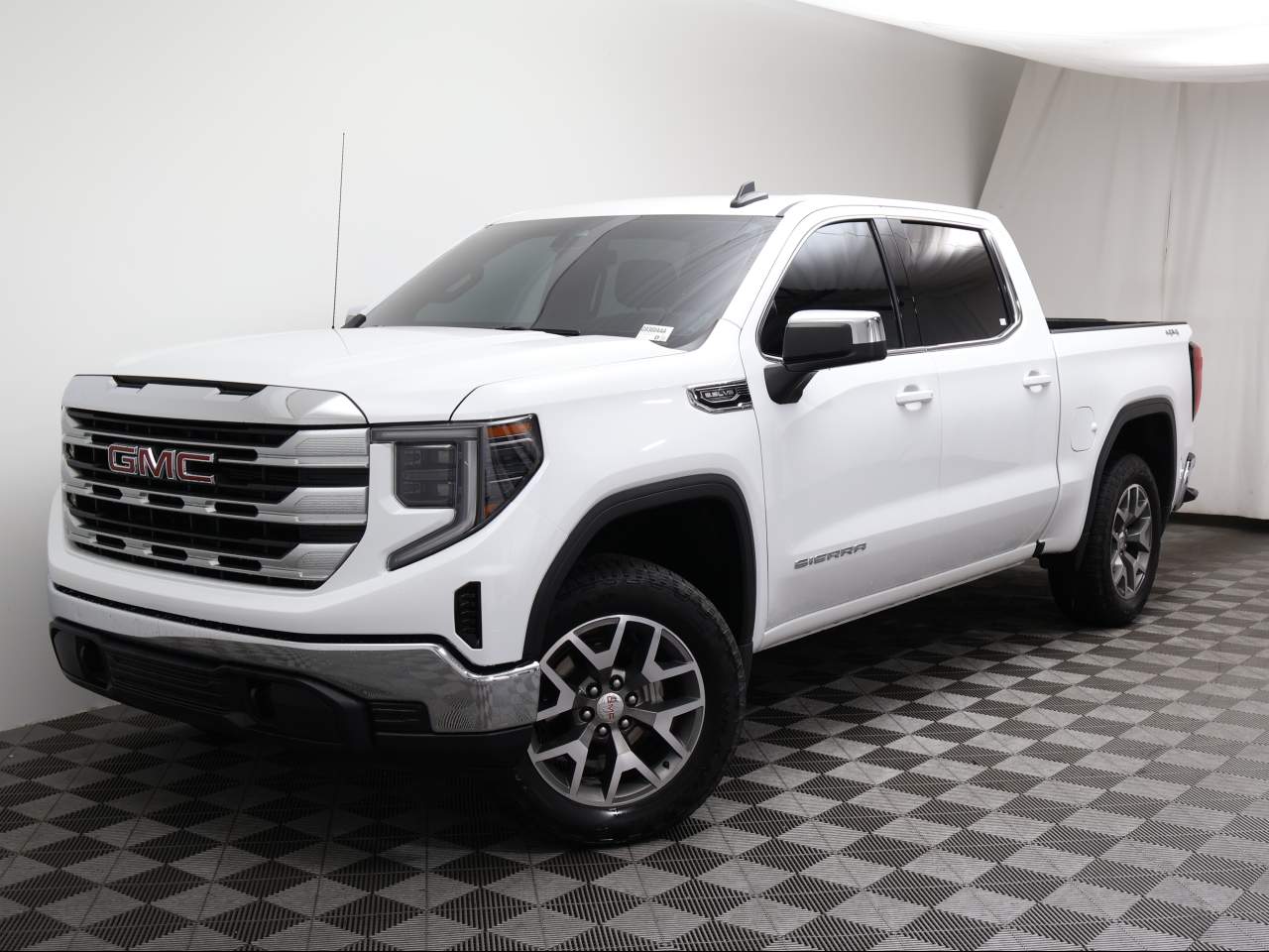 2022 GMC Sierra 1500 SLE Crew Cab