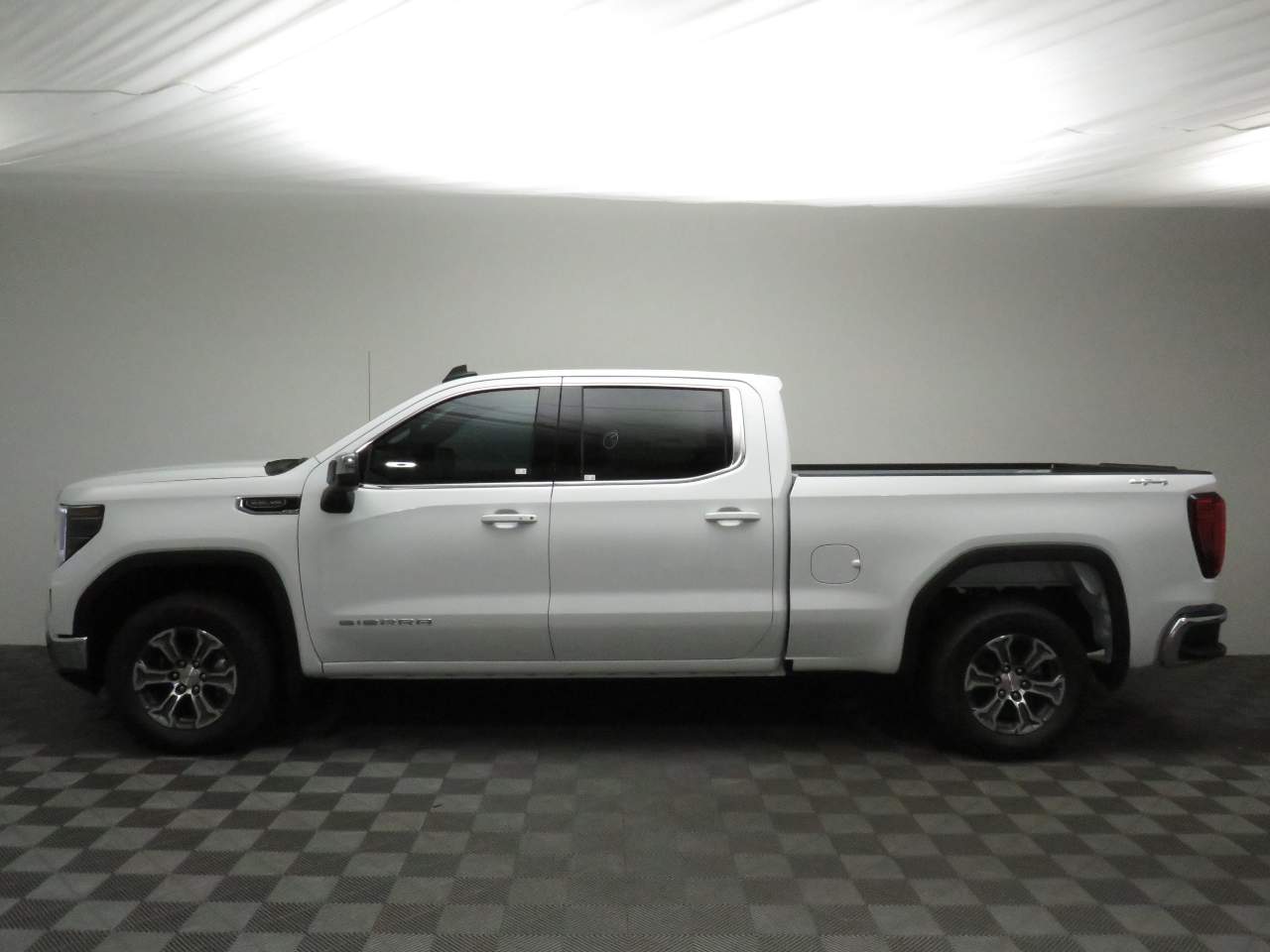 2026 GMC Sierra 1500 Crew Cab SLE 4WD