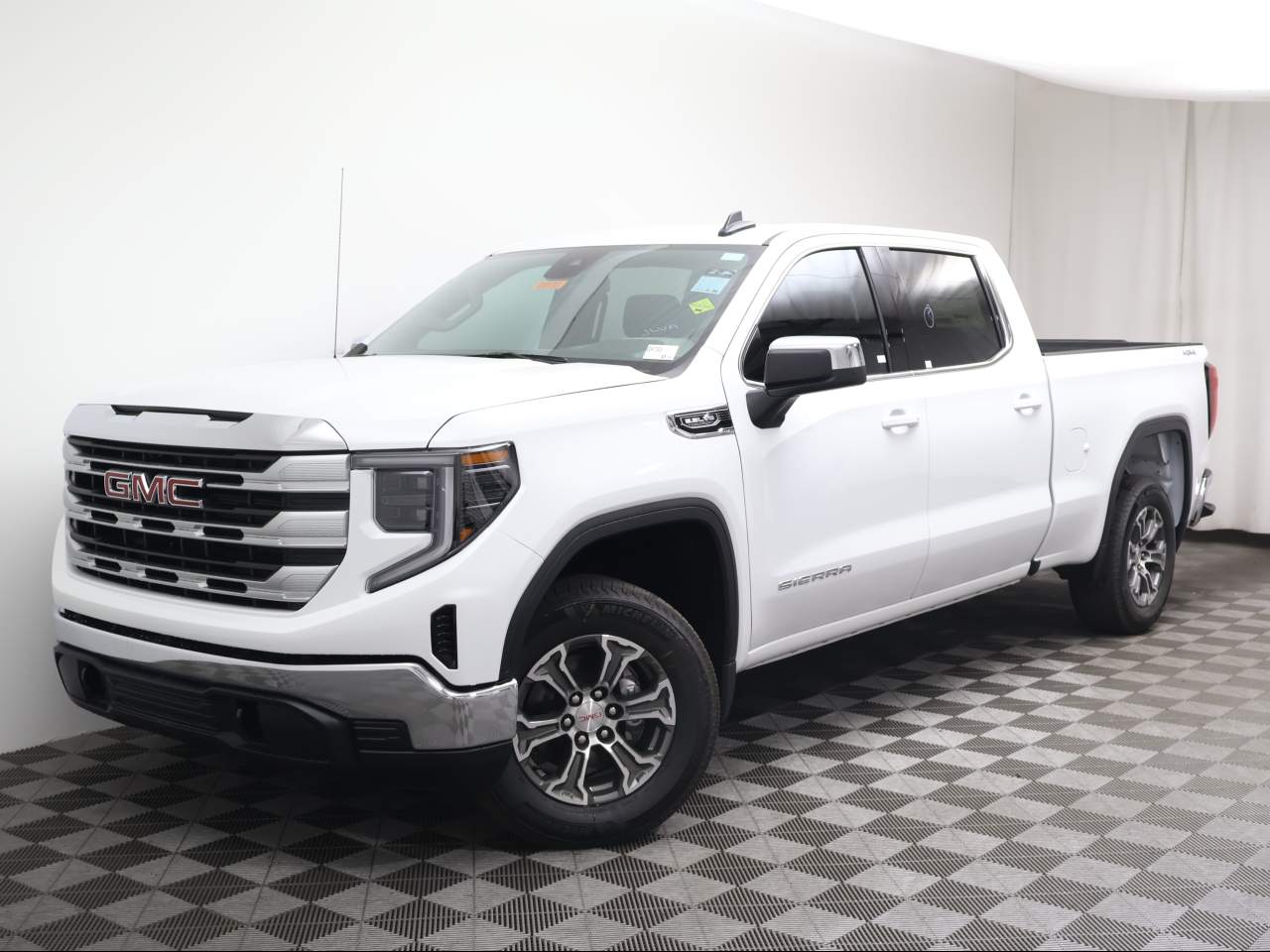 2026 GMC Sierra 1500 Crew Cab SLE 4WD