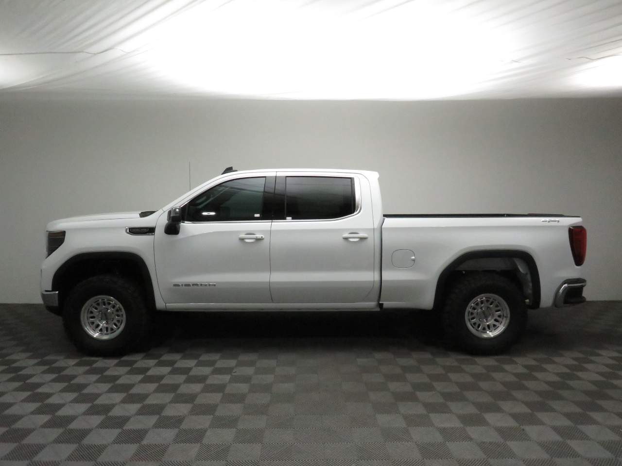2026 GMC Sierra 1500 Crew Cab SLE 4WD