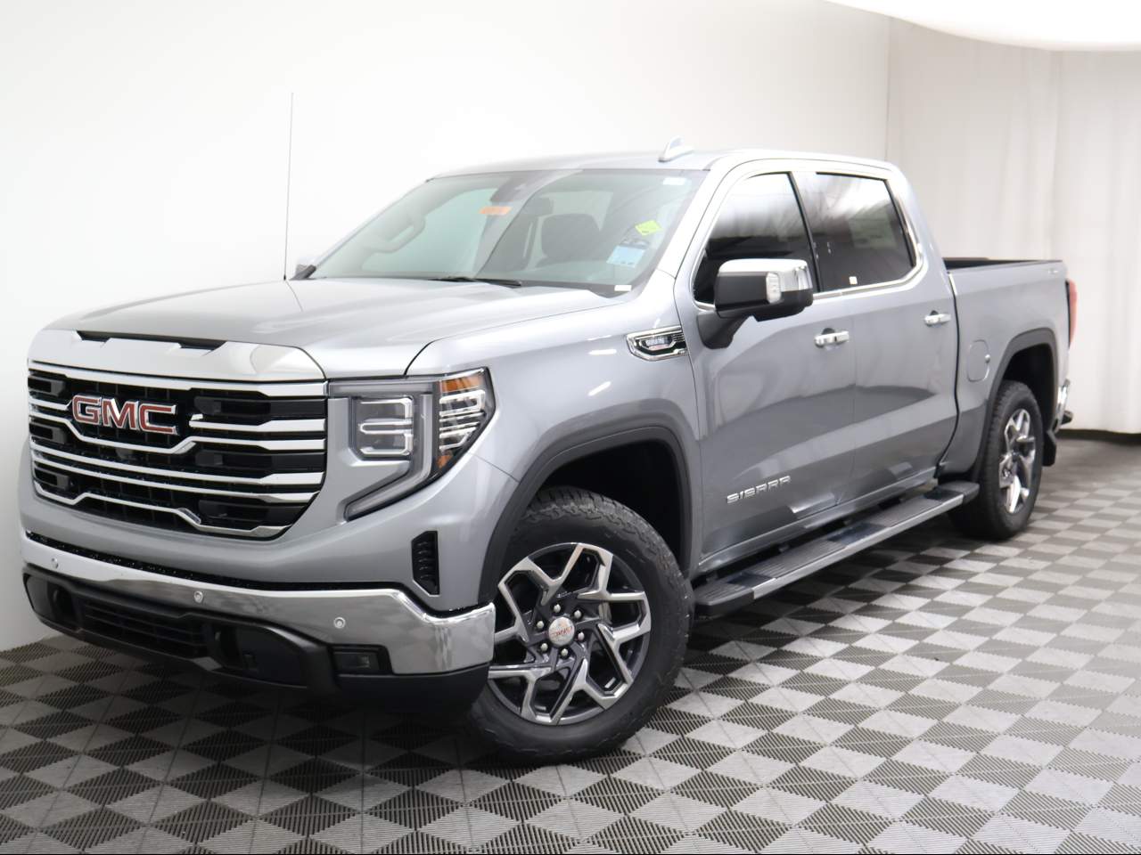 2026 GMC Sierra 1500 Crew Cab SLT 4WD