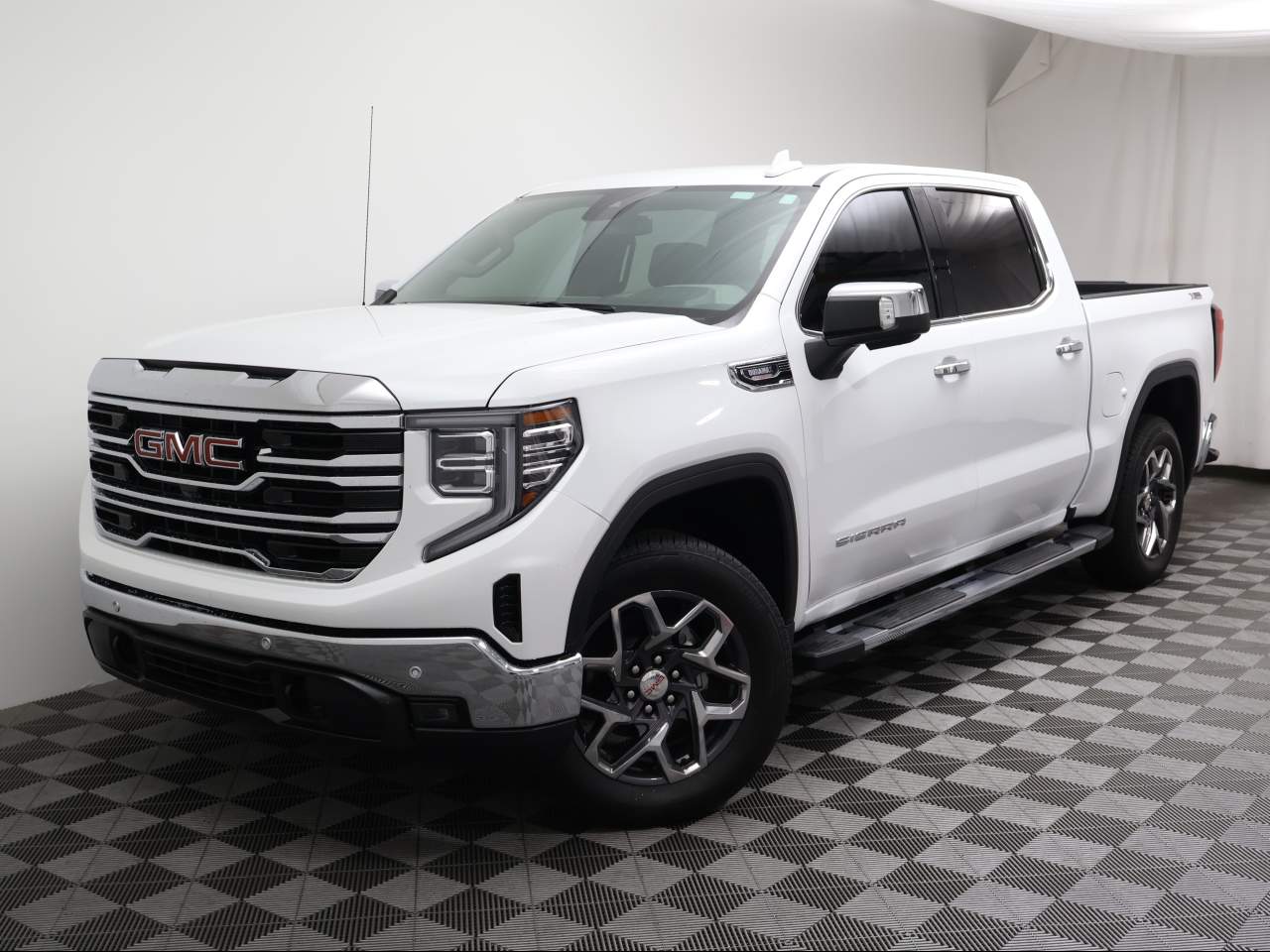 2025 GMC Sierra 1500 SLT Crew Cab