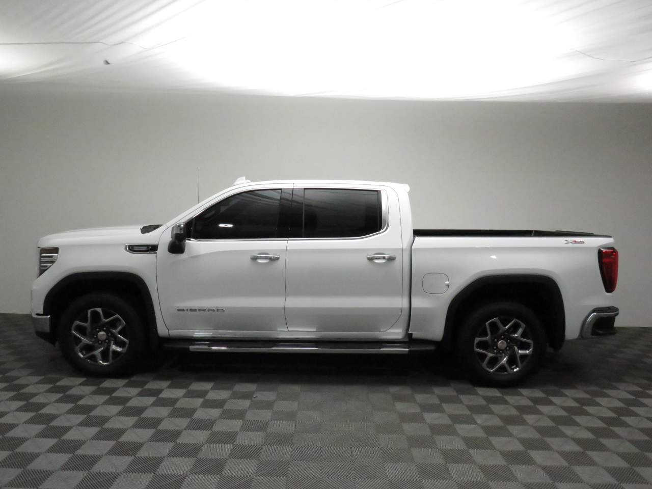2025 GMC Sierra 1500 SLT Crew Cab
