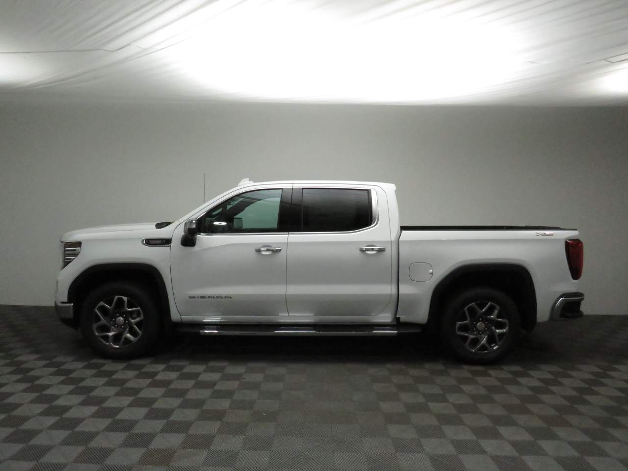 2026 GMC Sierra 1500 Crew Cab SLT 4WD