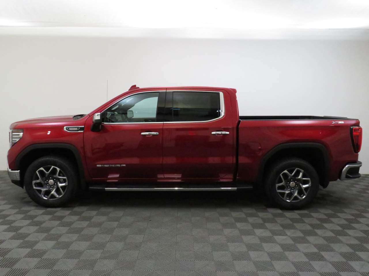 2025 GMC Sierra 1500 Crew Cab SLT 4WD