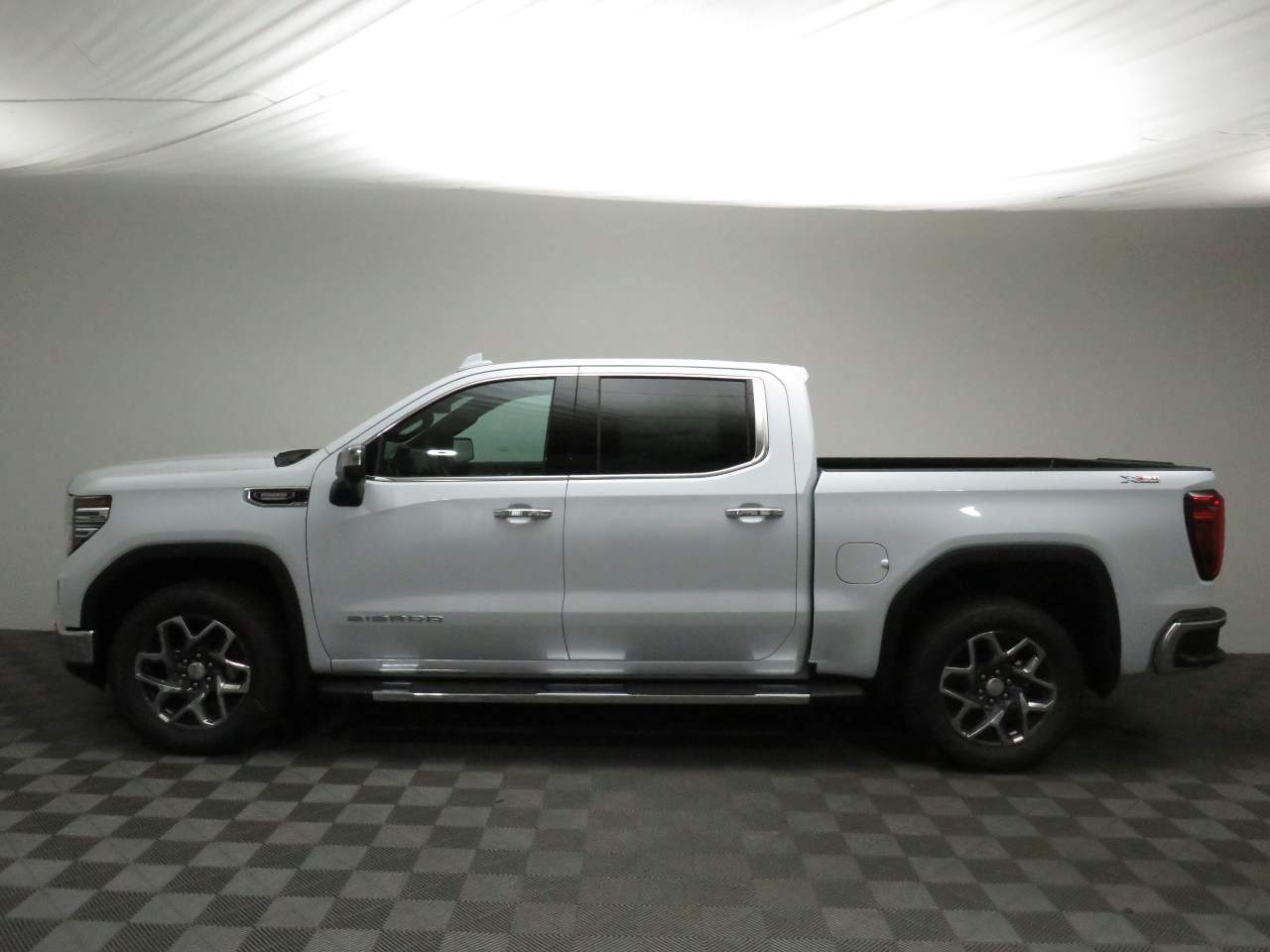 2026 GMC Sierra 1500 Crew Cab SLT 4WD