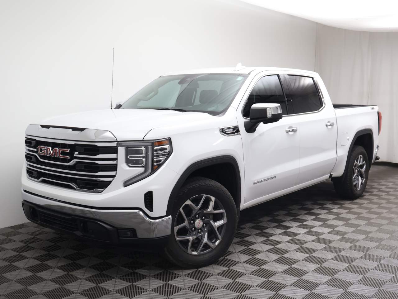 2024 GMC Sierra 1500 SLT Crew Cab
