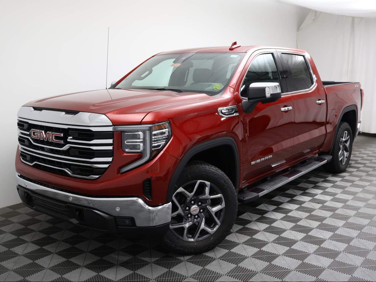 2025 GMC Sierra 1500 Crew Cab SLT 4WD
