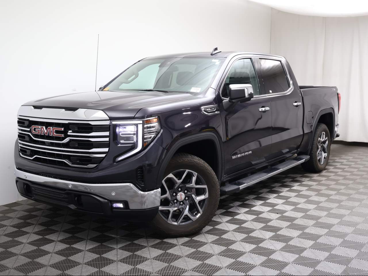 2025 GMC Sierra 1500 SLT Crew Cab