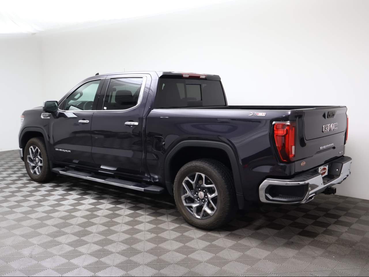 2025 GMC Sierra 1500 SLT Crew Cab