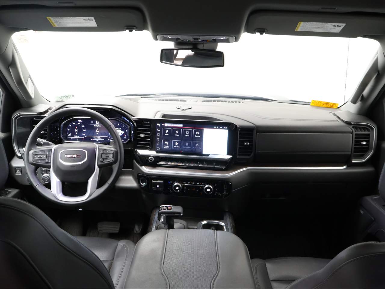 2025 GMC Sierra 1500 SLT - Photo 9