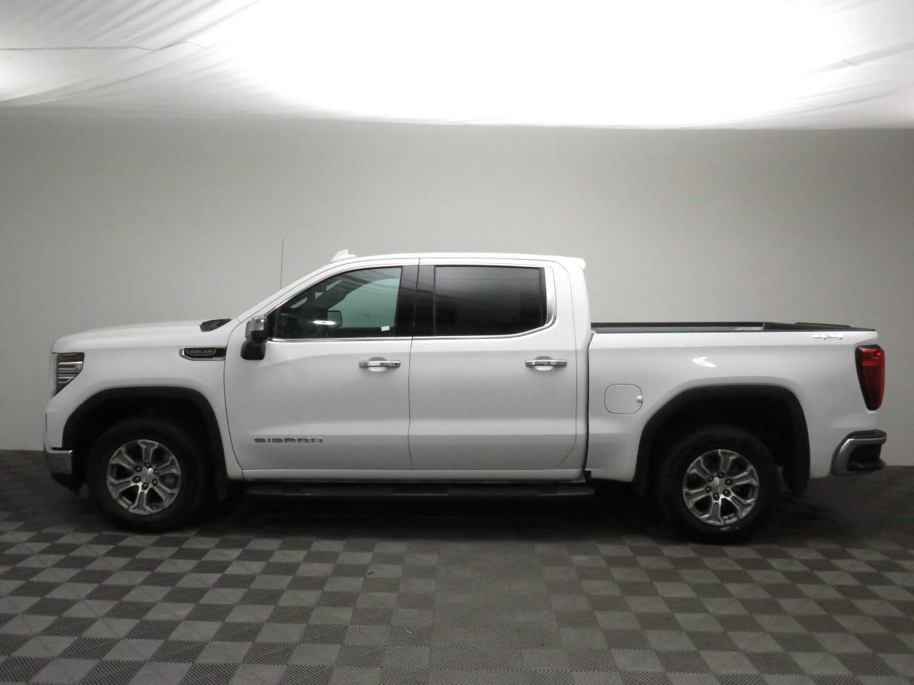 2024 GMC Sierra 1500 SLT Crew Cab