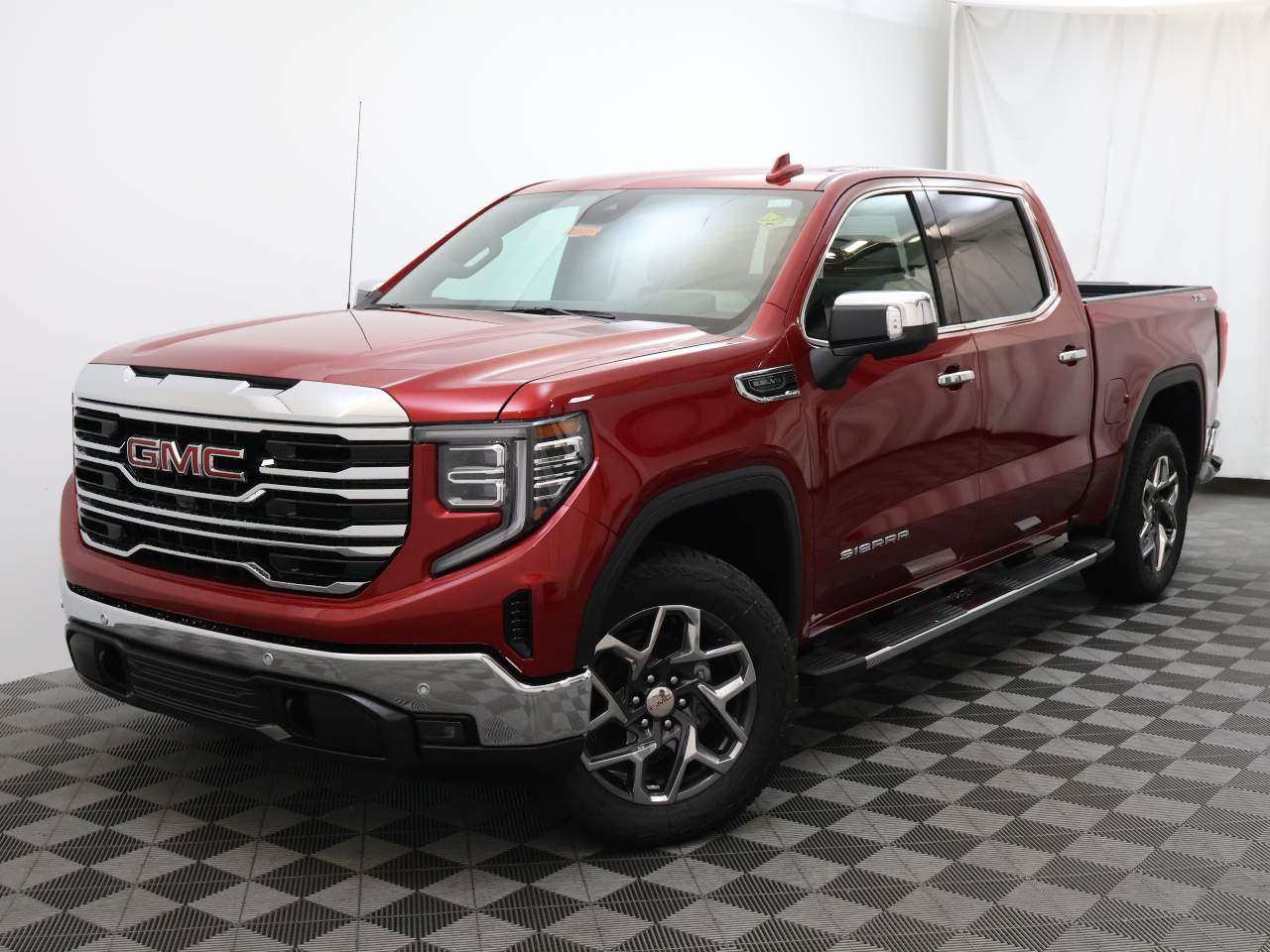 2025 GMC Sierra 1500 Crew Cab SLT 4WD