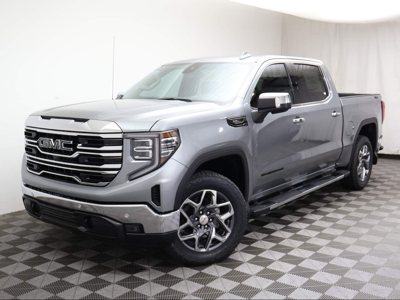 2026 GMC Sierra 1500 Crew Cab SLT 4WD
