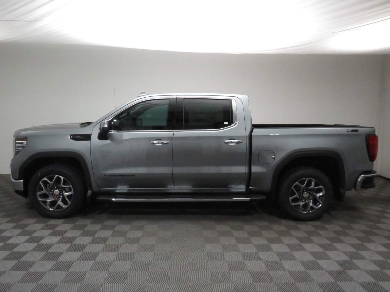 2026 GMC Sierra 1500 Crew Cab SLT 4WD