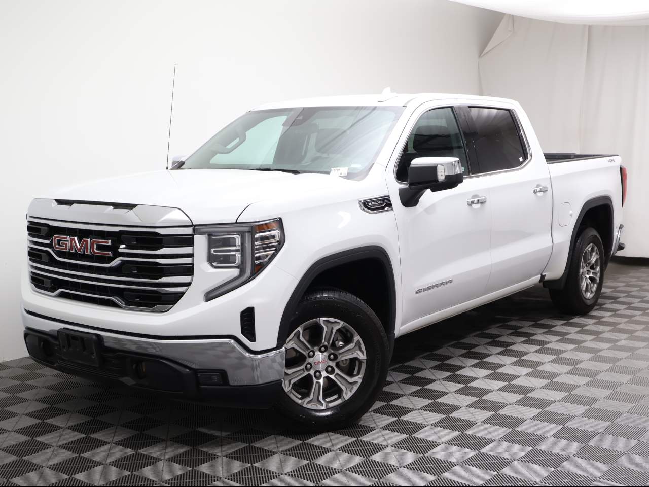 2024 GMC Sierra 1500 SLT Crew Cab